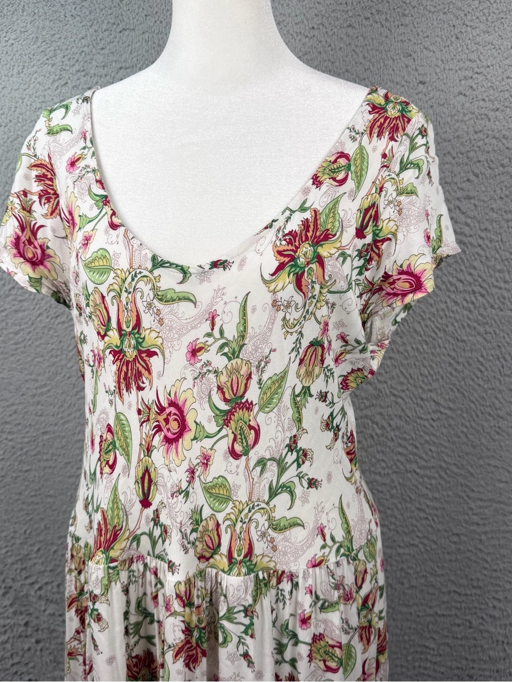 Soft Surroundings Kara Dress Womens Medium White Floral Tiered Maxi Boho Preppy - Picture 2 of 11